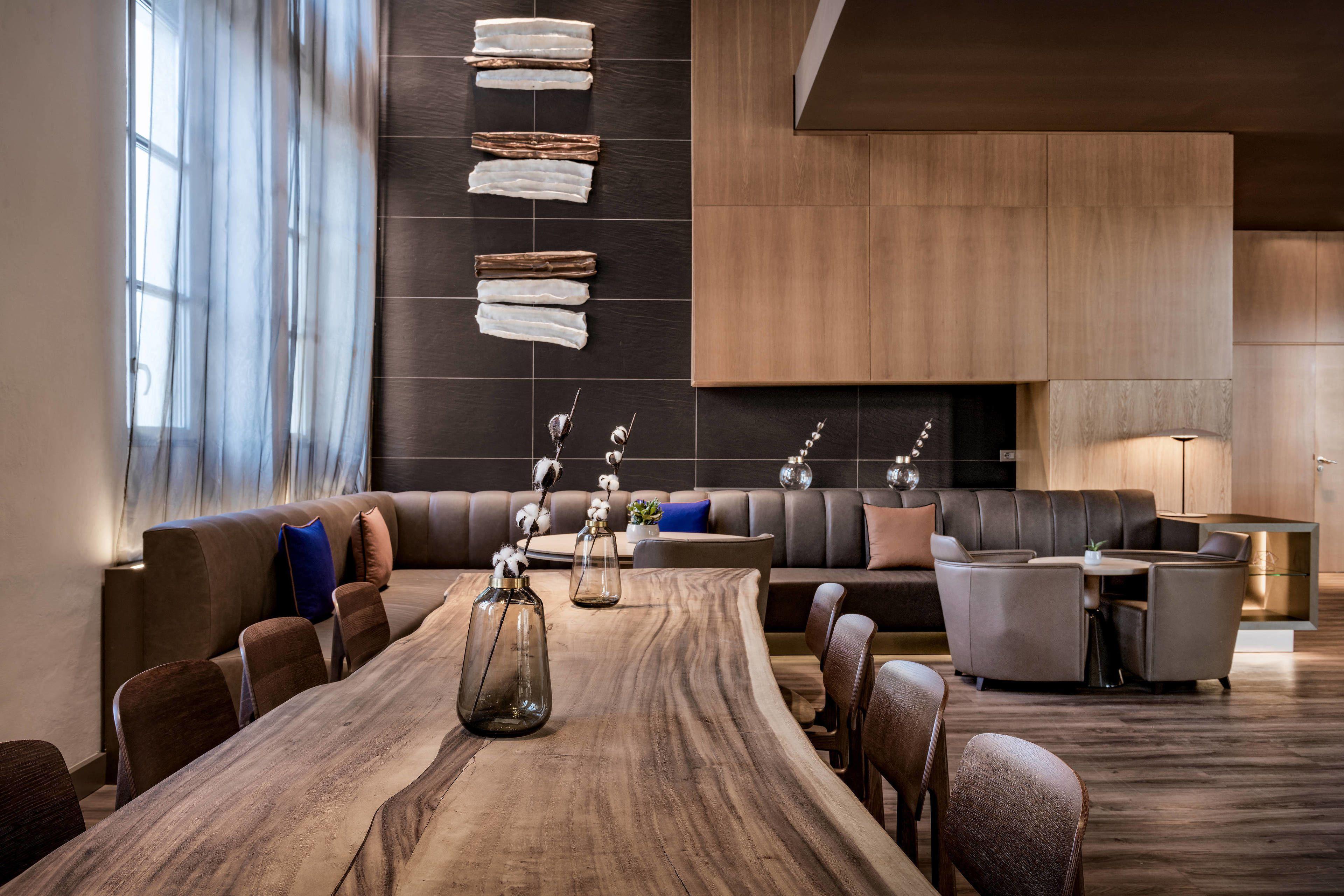Dove Dormire vicino al Museo dell'Automobile: 4 Hotel Business