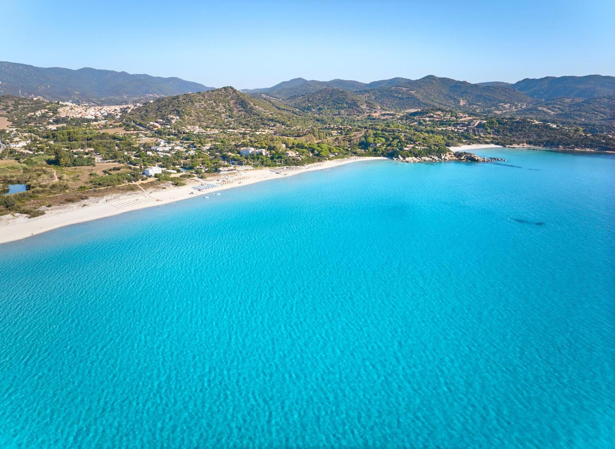 Vicino a Cala Sinzias: 5 Hotel Mare a Confronto