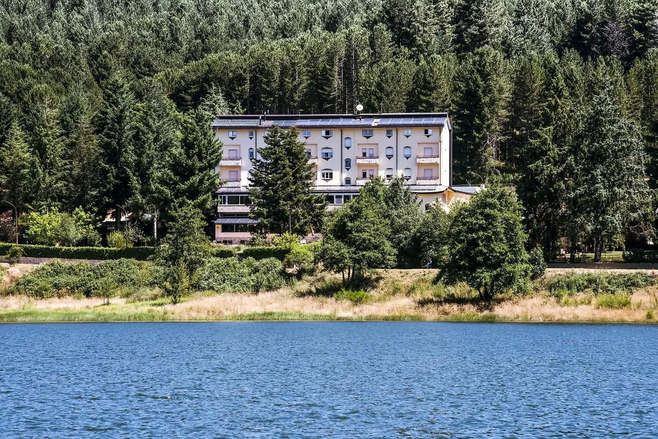 4 Resort Vicino agli Impianti di Sci di Lorica da Prenotare
